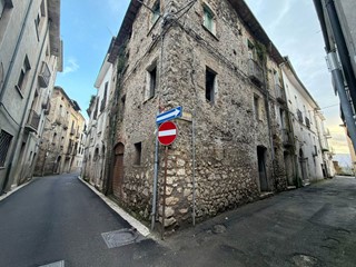 Quadrilocale in Vendita a Pontecorvo, 49'000&euro;, 270 m²