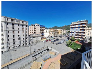 Appartamento in Vendita a Salerno, 570'000&euro;, 146 m²