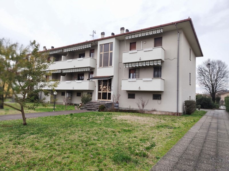 Trilocale in Vendita a Castiglione d'Adda, 113'000&euro;, 96 m², con Box