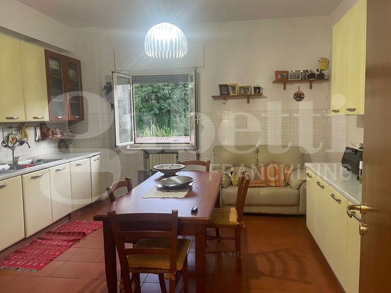 Appartamento in Vendita a Squillace, 78'000&euro;, 170 m²