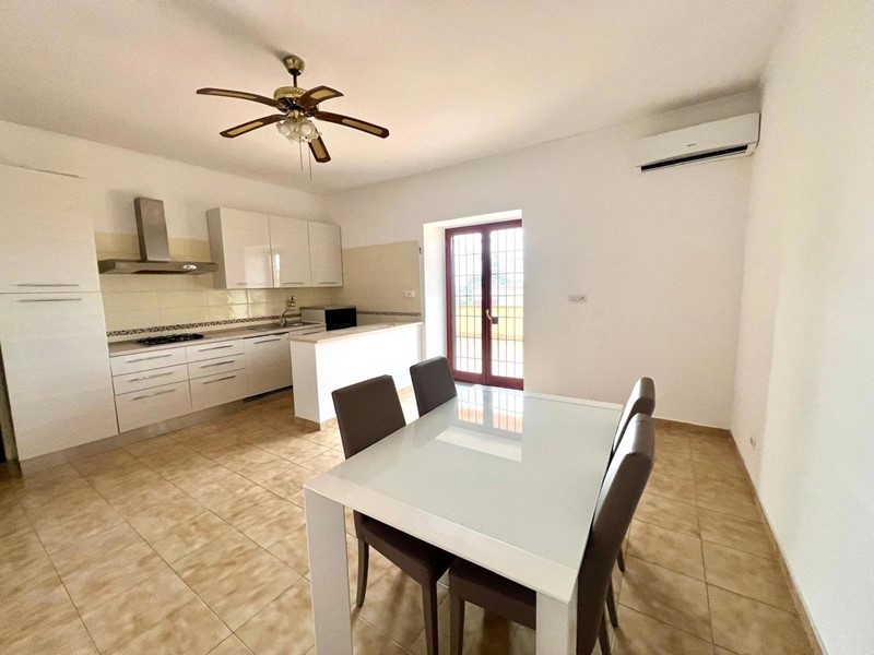 Trilocale in Affitto a Pozzuoli, 1'200&euro;, 100 m², arredato