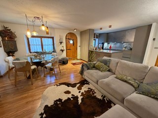 Trilocale in Vendita a Courmayeur, zona Entreves, 880'000&euro;, 100 m², arredato, con Box