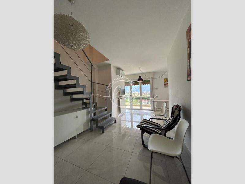 Appartamento in Vendita a Massa, 320'000&euro;, 180 m², arredato