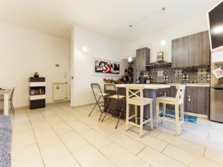 Quadrilocale in Vendita a Genova, zona Nervi, 233'000&euro;, 77 m²