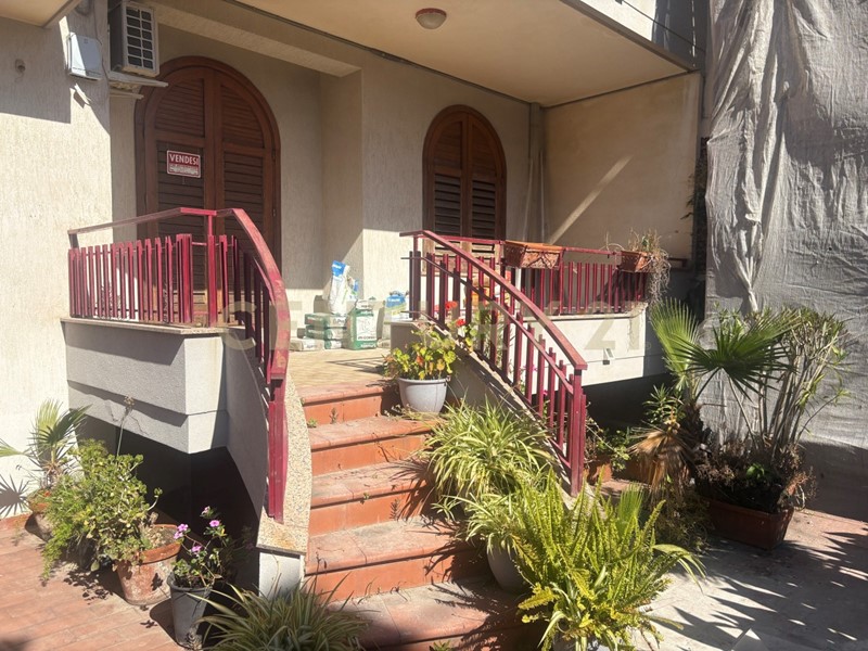 Appartamento in Vendita a Riposto, 170'000&euro;, 145 m², arredato, con Box