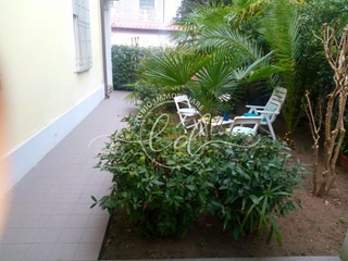 Appartamento in Affitto a Camaiore, zona Lido Di Camaiore, 4'000&euro;, 140 m², arredato