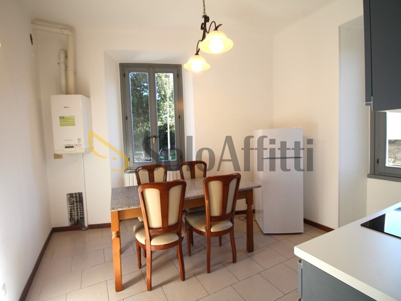 Trilocale in Affitto a Lecco, zona Caleotto, 800&euro;, 101 m²