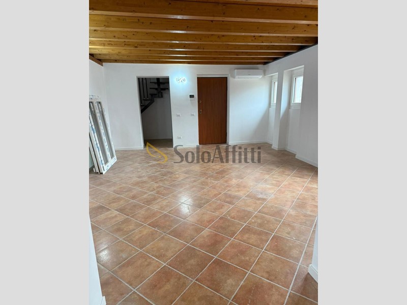 Trilocale in Affitto a Brescia, zona Panoramica, 750&euro;, 65 m²