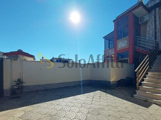Trilocale in Affitto a Fiumicino, zona Isola Sacra, 950&euro;, 80 m², arredato