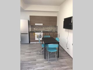 Bilocale in Affitto a Reggio Calabria, zona Centro, 450&euro;, 45 m², arredato