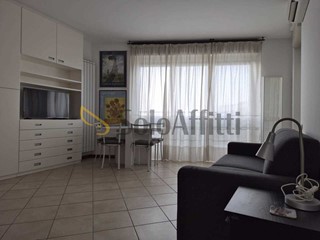 Monolocale in Affitto a Milano, zona Lodi - Corsica, 750&euro;, 40 m², arredato, con Box