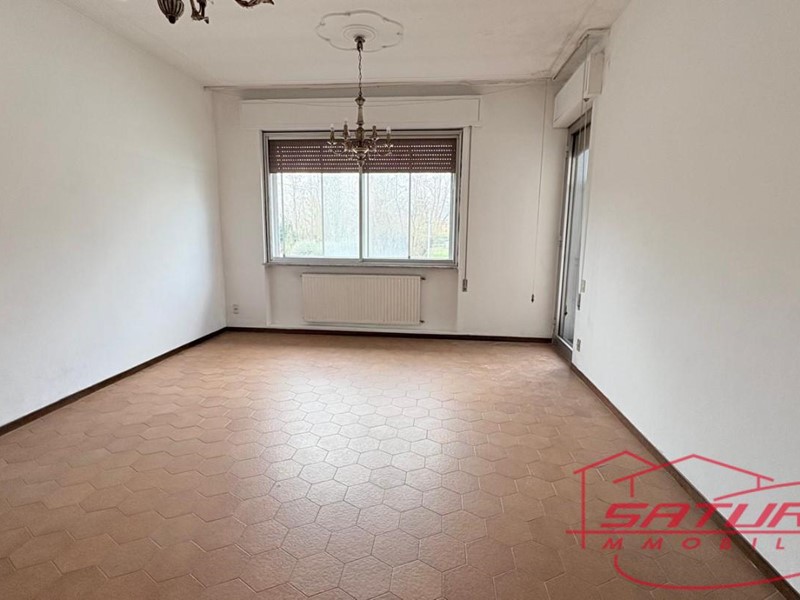 Appartamento in Vendita a Lucca, zona Sant'Angelo In Campo, 188'000&euro;, 135 m², arredato, con Box