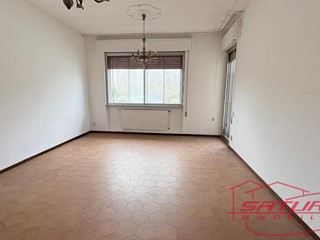 Appartamento in Vendita a Lucca, zona Sant'Angelo In Campo, 188'000&euro;, 135 m², arredato, con Box
