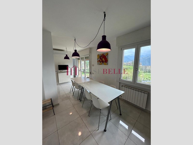 Appartamento in Vendita a Massa, zona Poveromo, 320'000&euro;, 180 m², arredato