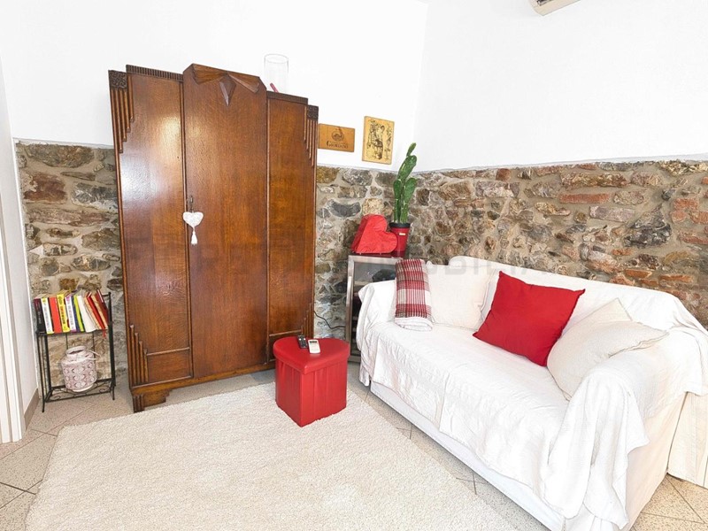 Bilocale in Vendita a Suvereto, 84'000&euro;, 42 m², arredato