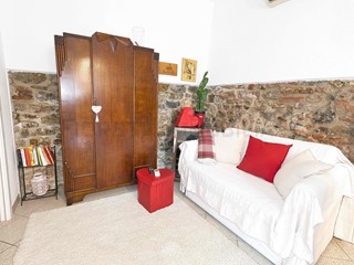 Bilocale in Vendita a Suvereto, 84'000&euro;, 42 m², arredato