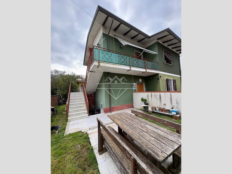 Appartamento in Vendita a Carrara, 155'000&euro;, 88 m²