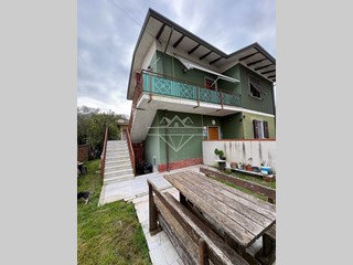 Appartamento in Vendita a Carrara, 155'000&euro;, 88 m²