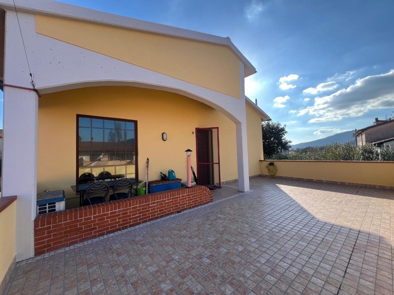 Appartamento in Vendita a Bientina, zona Guerrazzi, 228'000&euro;, 140 m², arredato, con Box