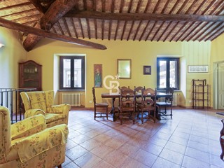 Appartamento in Vendita a Viterbo, 240'000&euro;, 160 m²