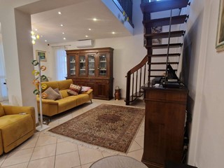 Appartamento in Vendita a Viareggio, 395'000&euro;, 150 m²