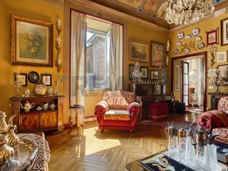 Appartamento in Vendita a Novara, 550'000&euro;, 181 m²