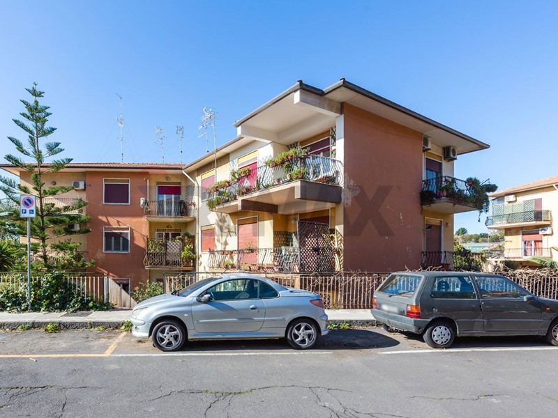 Appartamento in Vendita a Sant'Agata li Battiati, 149'000&euro;, 127 m²