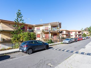 Appartamento in Vendita a Sant'Agata li Battiati, 149'000&euro;, 127 m²