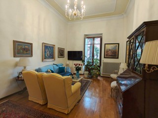 Quadrilocale in Affitto a Teramo, 900&euro;, 200 m²