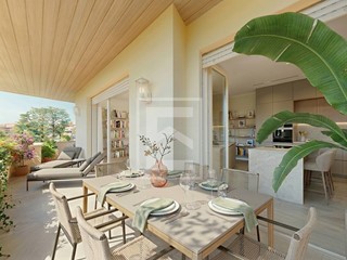 Attico in Vendita a Desenzano del Garda, 660'000&euro;, 235 m², con Box