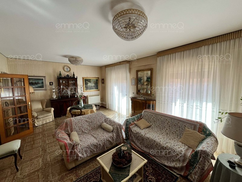 Appartamento in Affitto a Palermo, 850&euro;, 125 m²