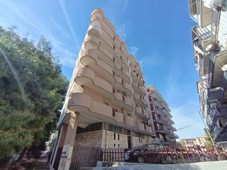 Appartamento in Vendita a Taranto, 170'000&euro;, 135 m²