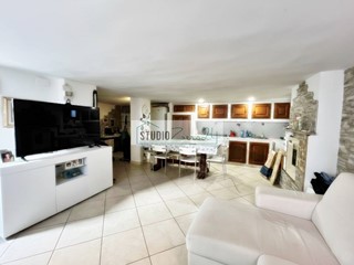 Trilocale in Vendita a Massarosa, 185'000&euro;, 106 m²