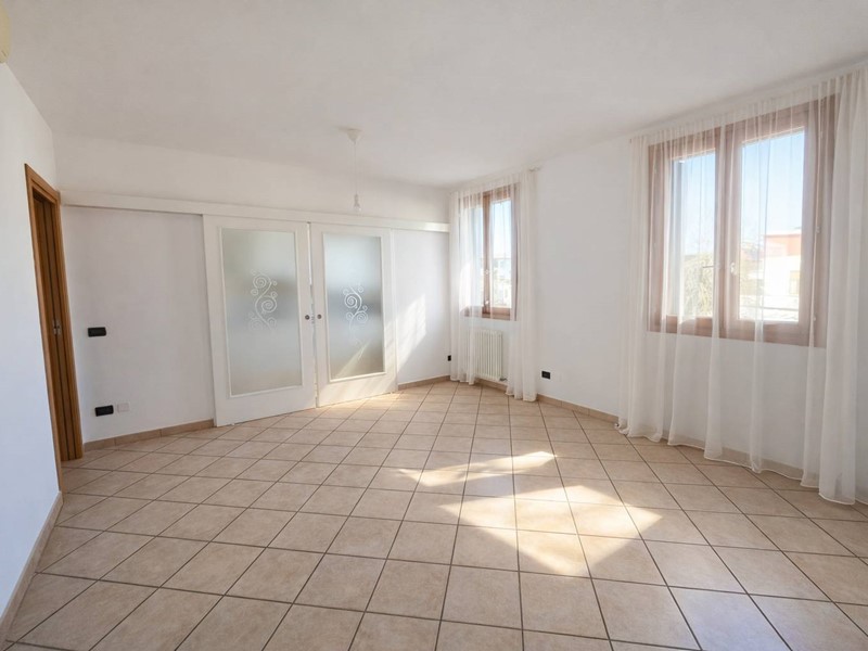 Quadrilocale in Vendita a Ferrara, 255'000&euro;, 100 m²
