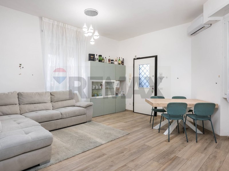 Quadrilocale in Vendita a Roma, 299'000&euro;, 113 m²