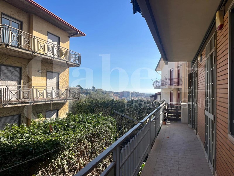 Appartamento in Vendita a Gravina di Catania, 230'000&euro;, 211 m²