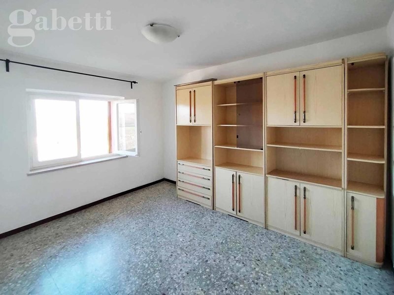 Quadrilocale in Vendita a Senigallia, 110'000&euro;, 100 m²