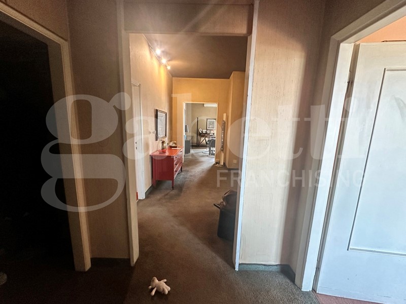 Appartamento in Vendita a Verona, 490'000&euro;, 170 m², arredato