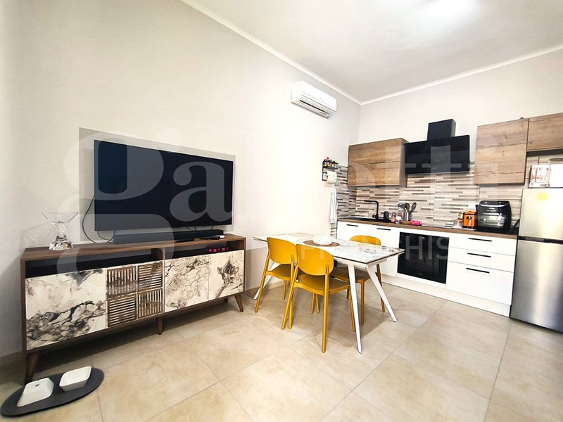 Bilocale in Vendita a Follonica, 210'000&euro;, 47 m², arredato, con Box