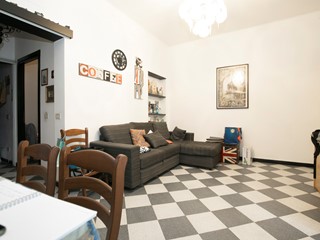 Appartamento in Vendita a Genova, zona Marassi, 78'000&euro;, 71 m²