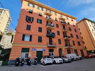 Appartamento in Vendita a Genova, zona Marassi, 78'000&euro;, 71 m²