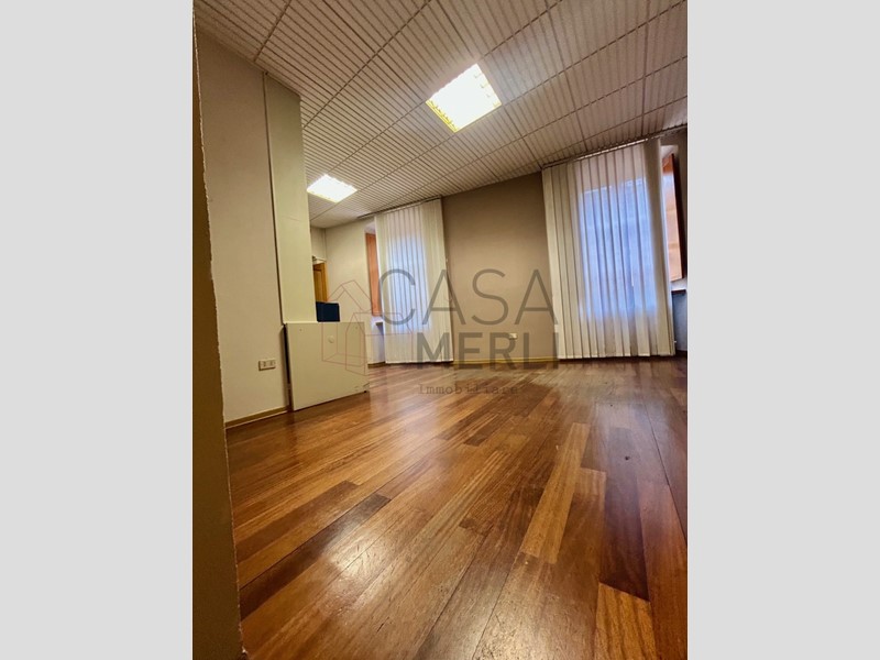 Trilocale in Vendita a Aosta, zona Centro storico, 193'000&euro;, 87 m²