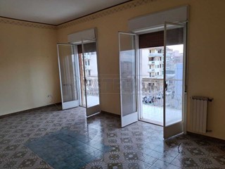 Appartamento in Vendita a Siracusa, 98'000&euro;, 149 m²