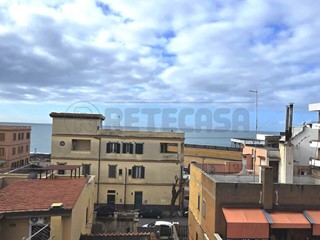 Quadrilocale in Vendita a Ladispoli, 289'000&euro;, 209 m²