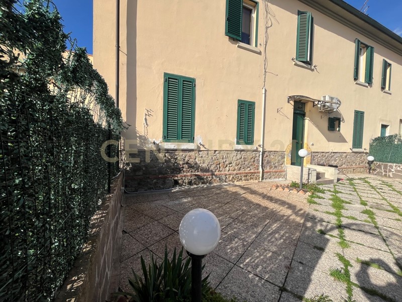 Appartamento in Vendita a Roccastrada, zona Ribolla, 121'000&euro;, 99 m²