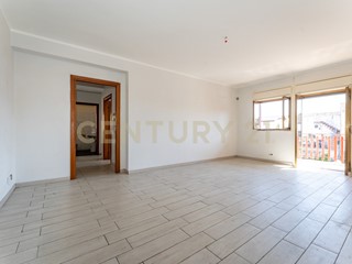 Trilocale in Vendita a Aci Castello, 109'000&euro;, 80 m²