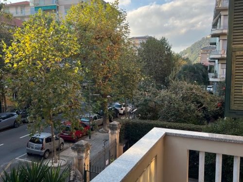 Appartamento in Vendita a Chiavari, zona LUNGOMARE, 650'000&euro;, 200 m², arredato