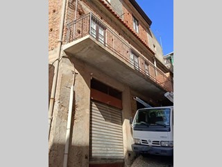 Quadrilocale in Vendita a Alì Terme, 69'000&euro;, 80 m²