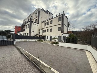 Trilocale in Affitto a Napoli, 1'500&euro;, 120 m²