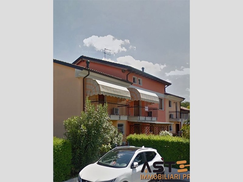 Trilocale in Vendita a Spresiano, 80'000&euro;, 111 m²